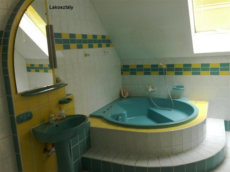 Marci Villa Pecs Room photo